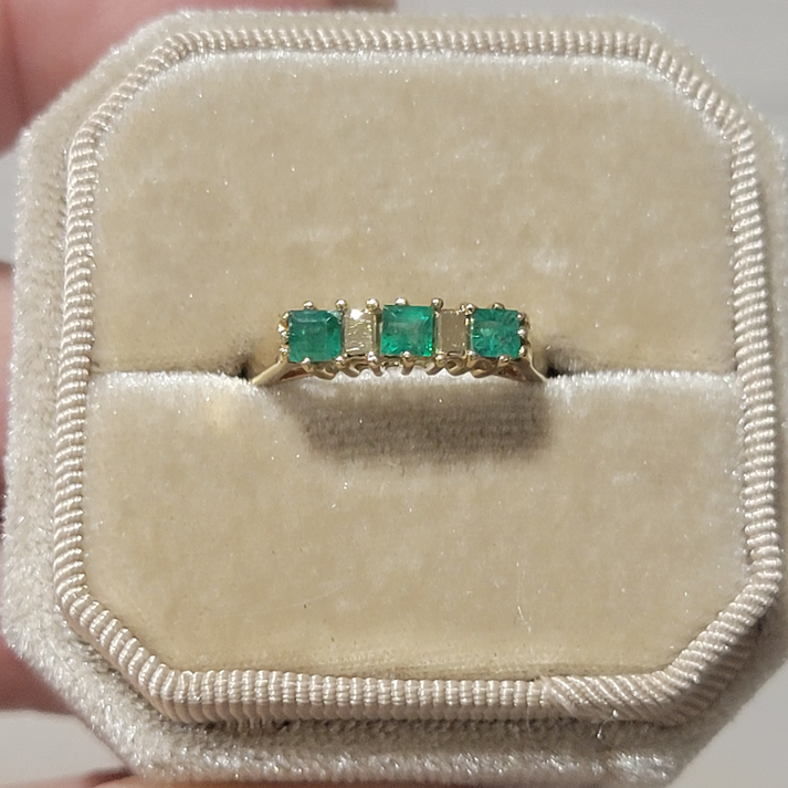 Vintage Emerald 3-Stone 14K Plumb Yellow Gold Ring