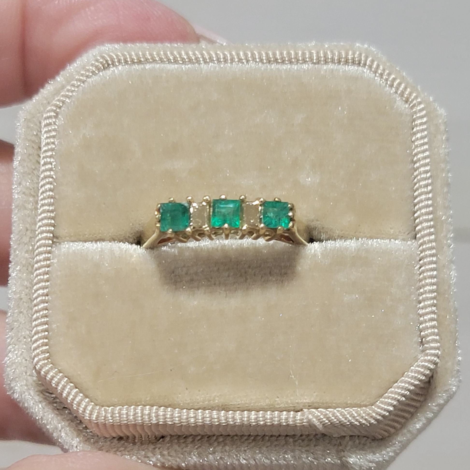 Vintage Emerald 3-Stone 14K Plumb Yellow Gold Ring