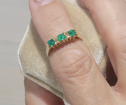 Vintage Emerald 3-Stone 14K Plumb Yellow Gold Ring