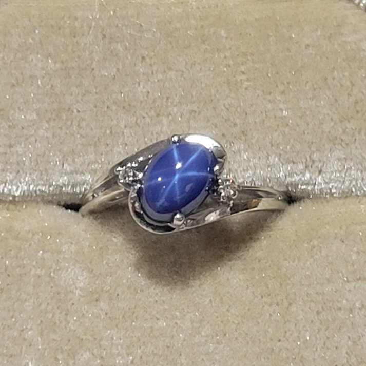 Vintage Blue Star Sapphire and Diamond 10K White Gold Ring