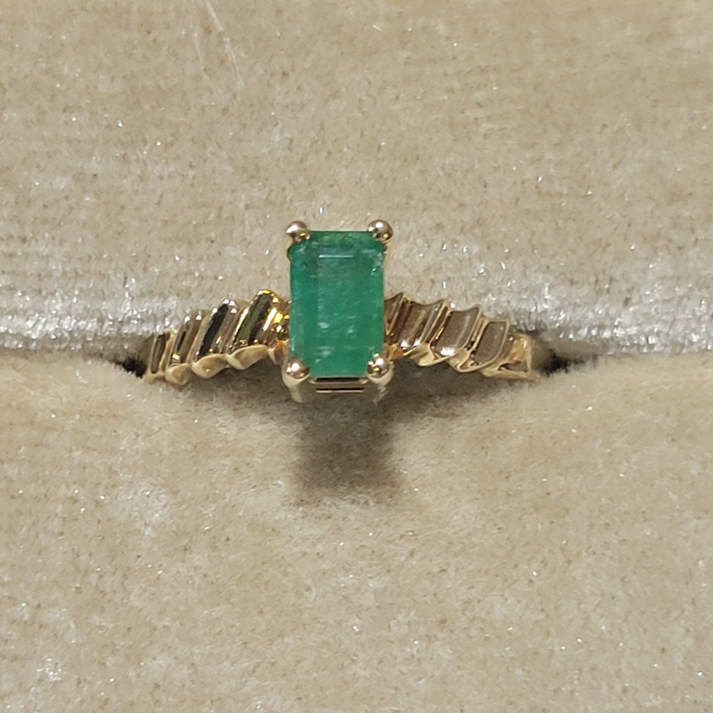 Vintage Emerald Solitaire 10K Yellow Gold Ring